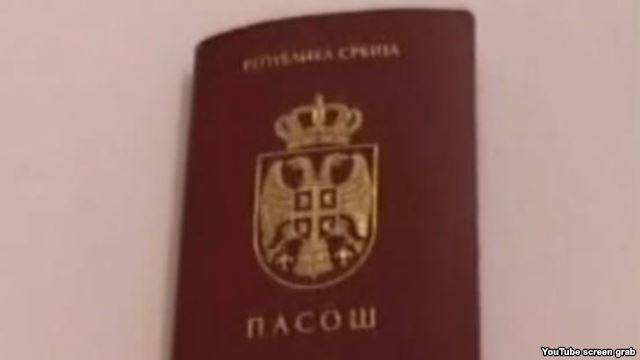 Rivali i Abbasit merr pasaportë serbe 