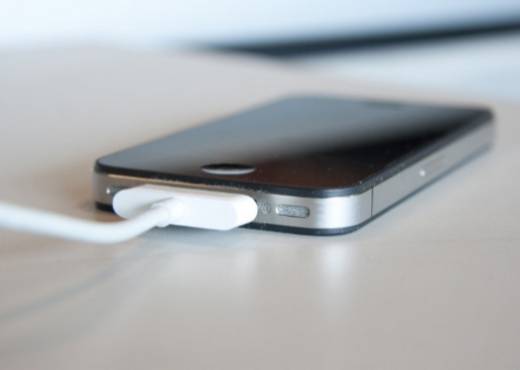 Apple përmirëson baterinë e telefonave të rinj