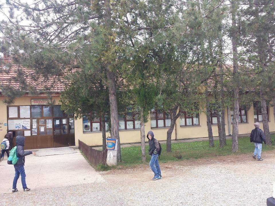 KEDS hap bibliotekat në shkollat fillore Polac dhe në Reznik