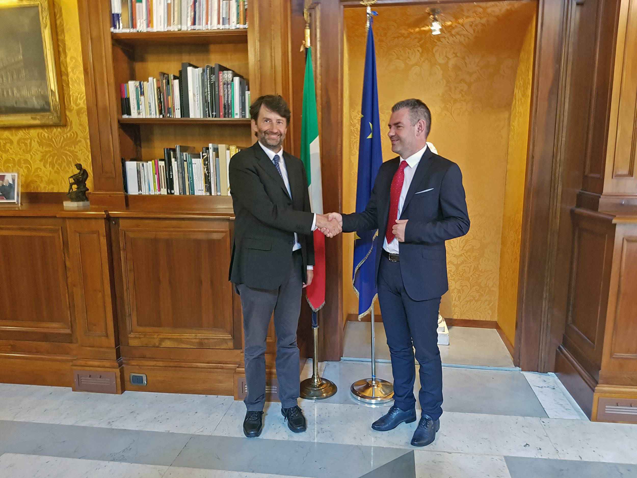 Italia përkrah kulturën e Kosovës  