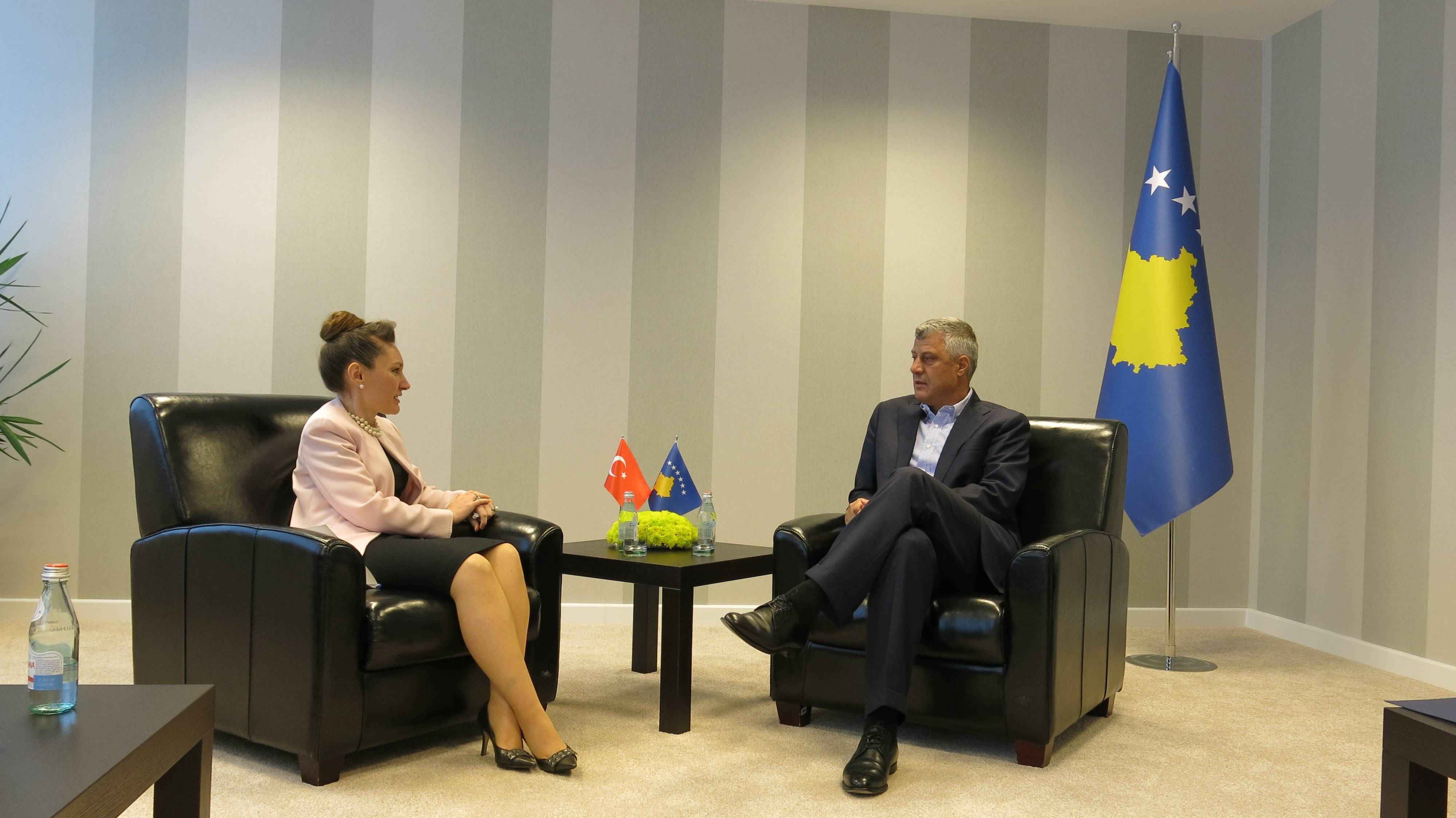 Thaçi, takohet me ambasadoren e re të Turqisë në Kosovë