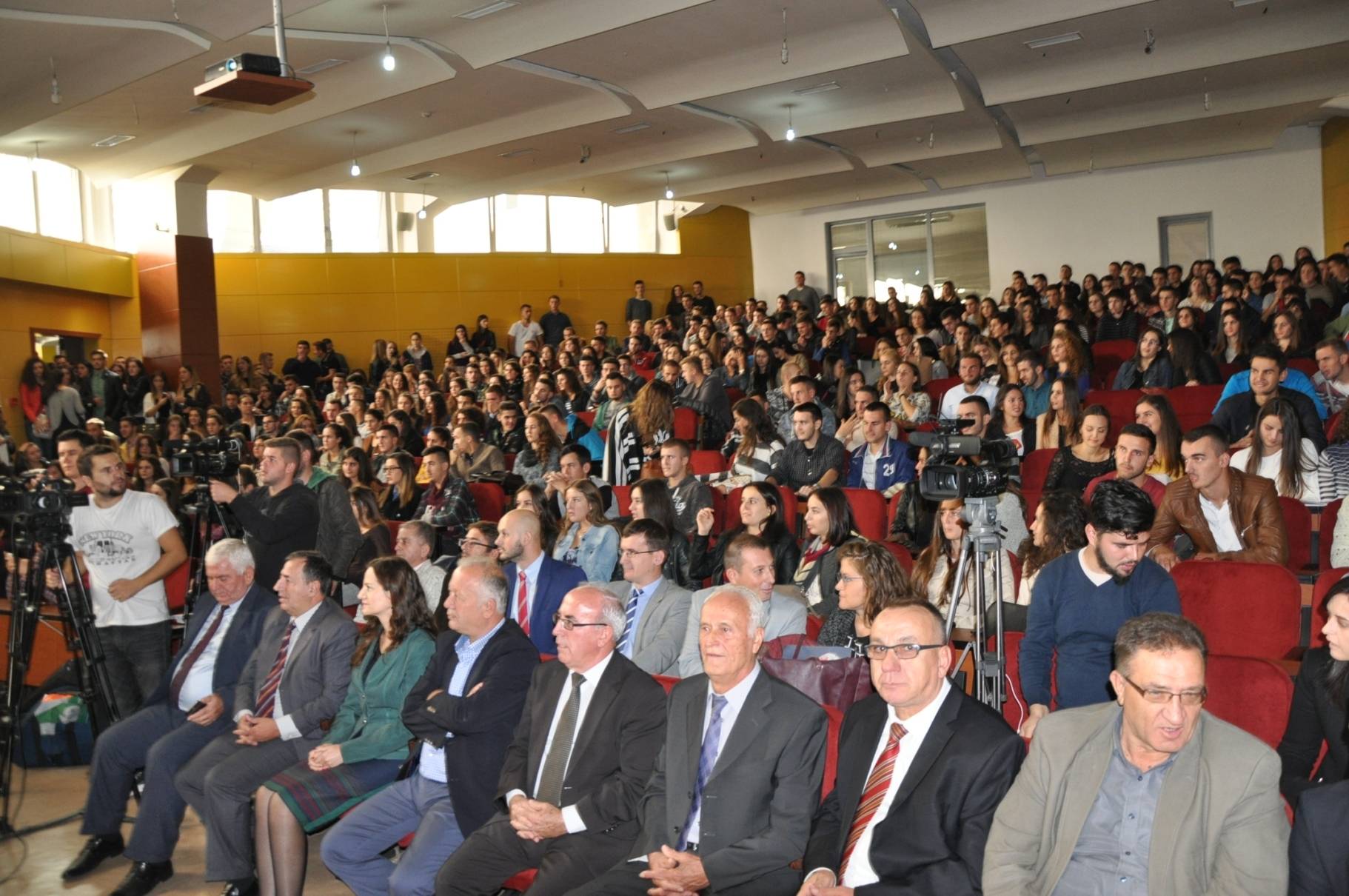 Ministri Bajrami ka ftuar studentët e rinj që të jenë aktiv