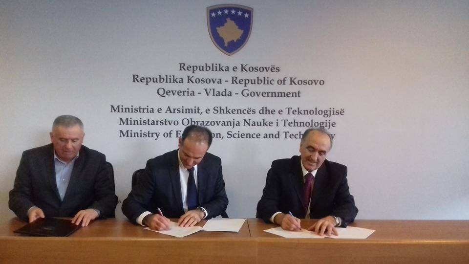 Universiteti “Ukshin Hoti” marrëveshje me Universitetin e Tuzlas