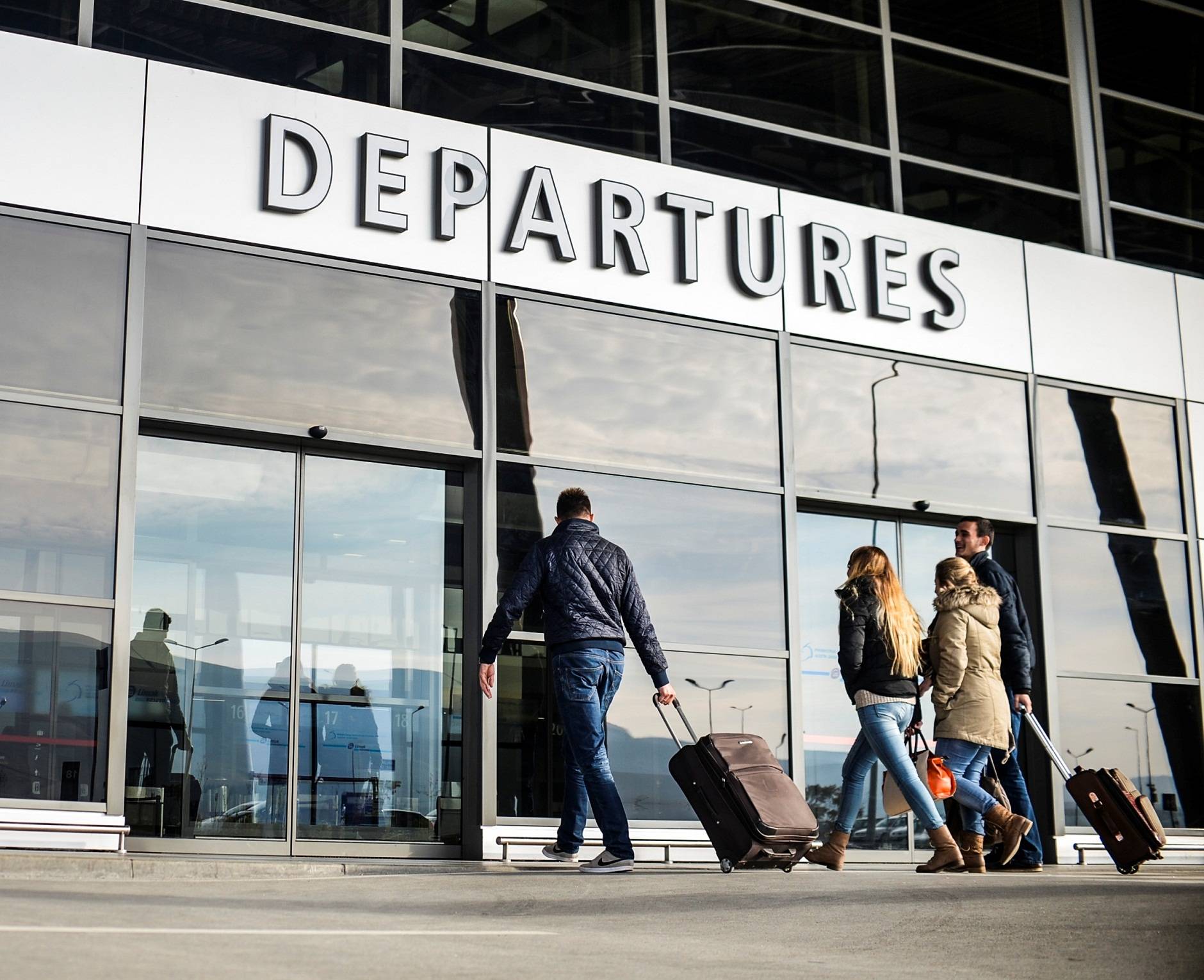 Hapet Aeroporti Ndërkombëtar i Prishtinës