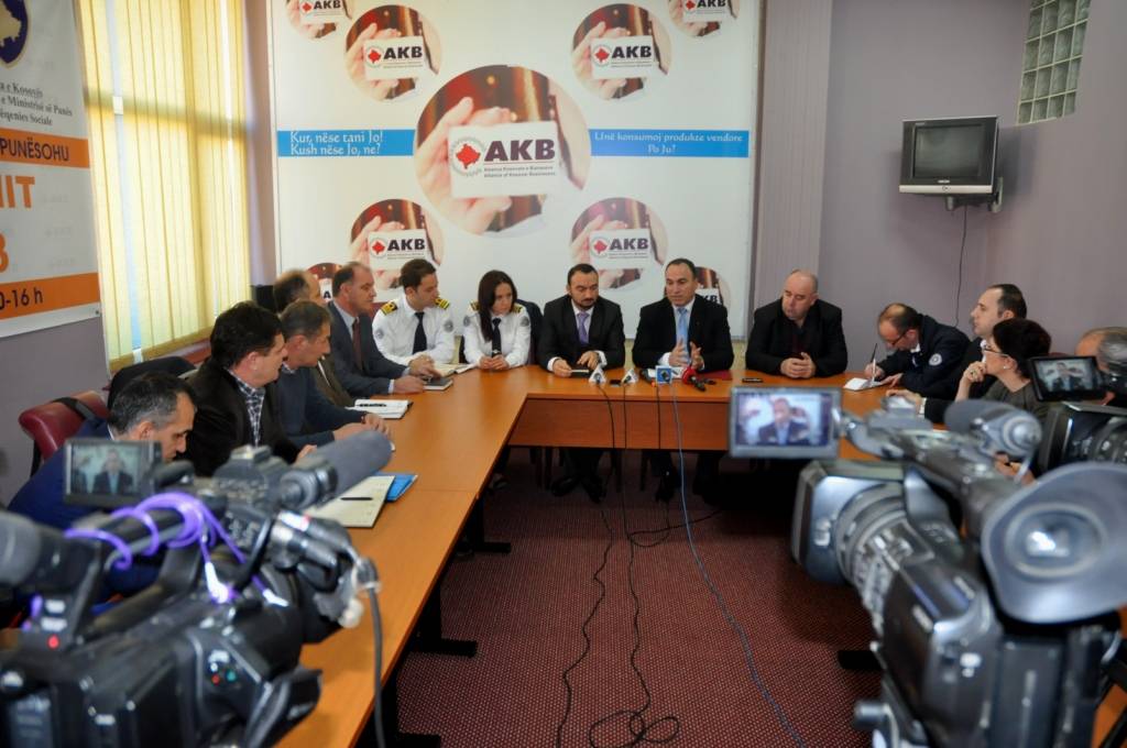 Drejtori i ATK-së viziton Aleancën Kosovare të Bizneseve 