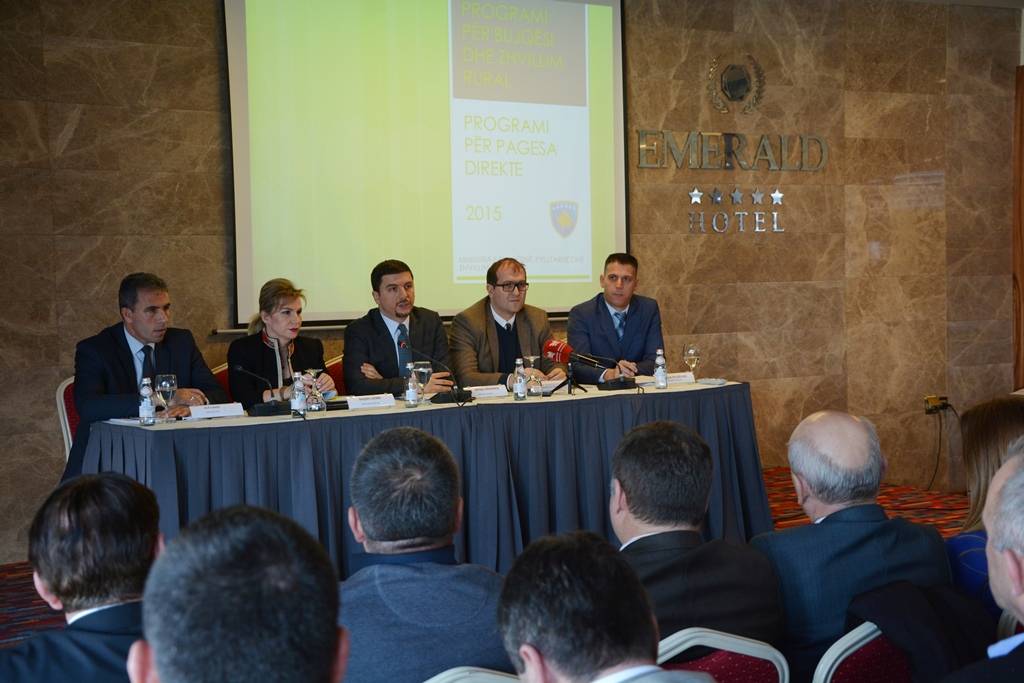 Krasniqi prezantoi para fermerëve Programin prej 43 milion eurove