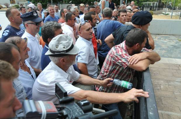 Veteranët e UÇK-së protestojnë për vlerat e luftës