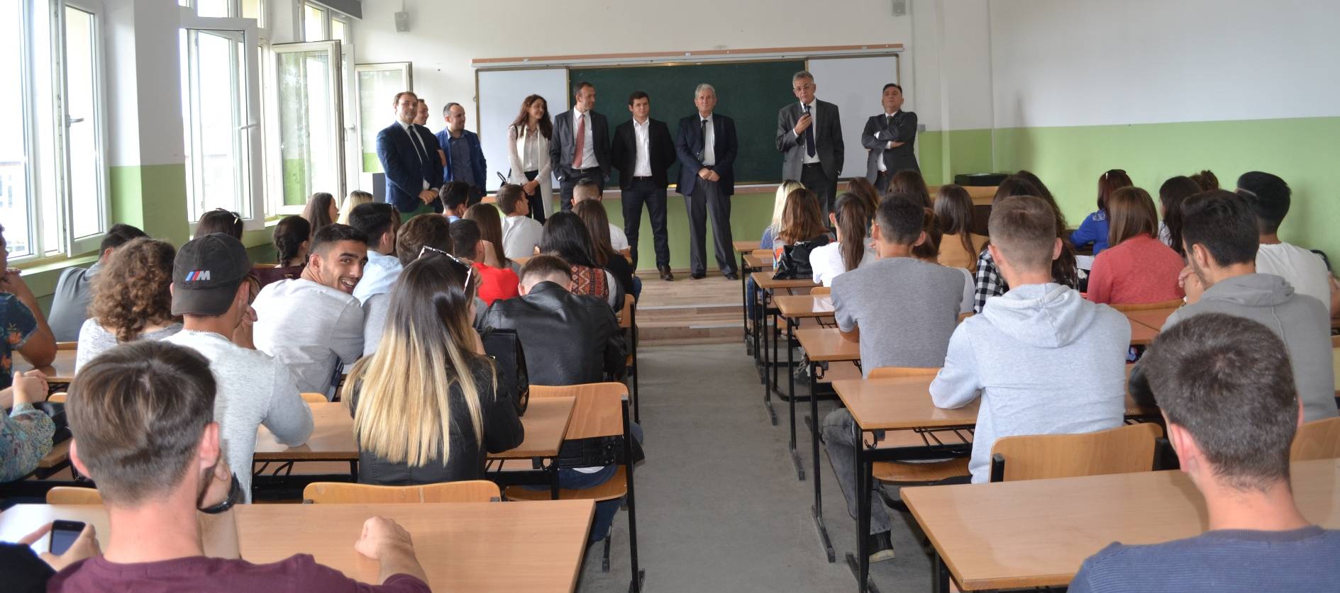 Universiteti i Gjilanit nisi solemnisht vitin e ri akademik