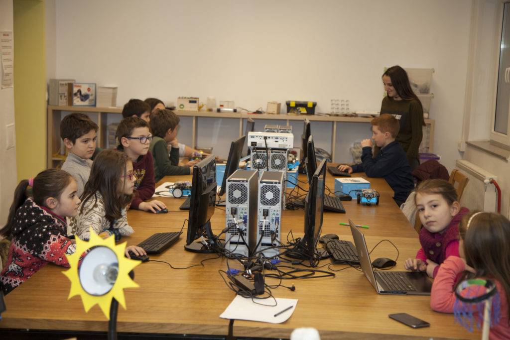 Albanian ICT Awards takohen me udhëheqës të FIEK, Riinvest dhe Bonevet