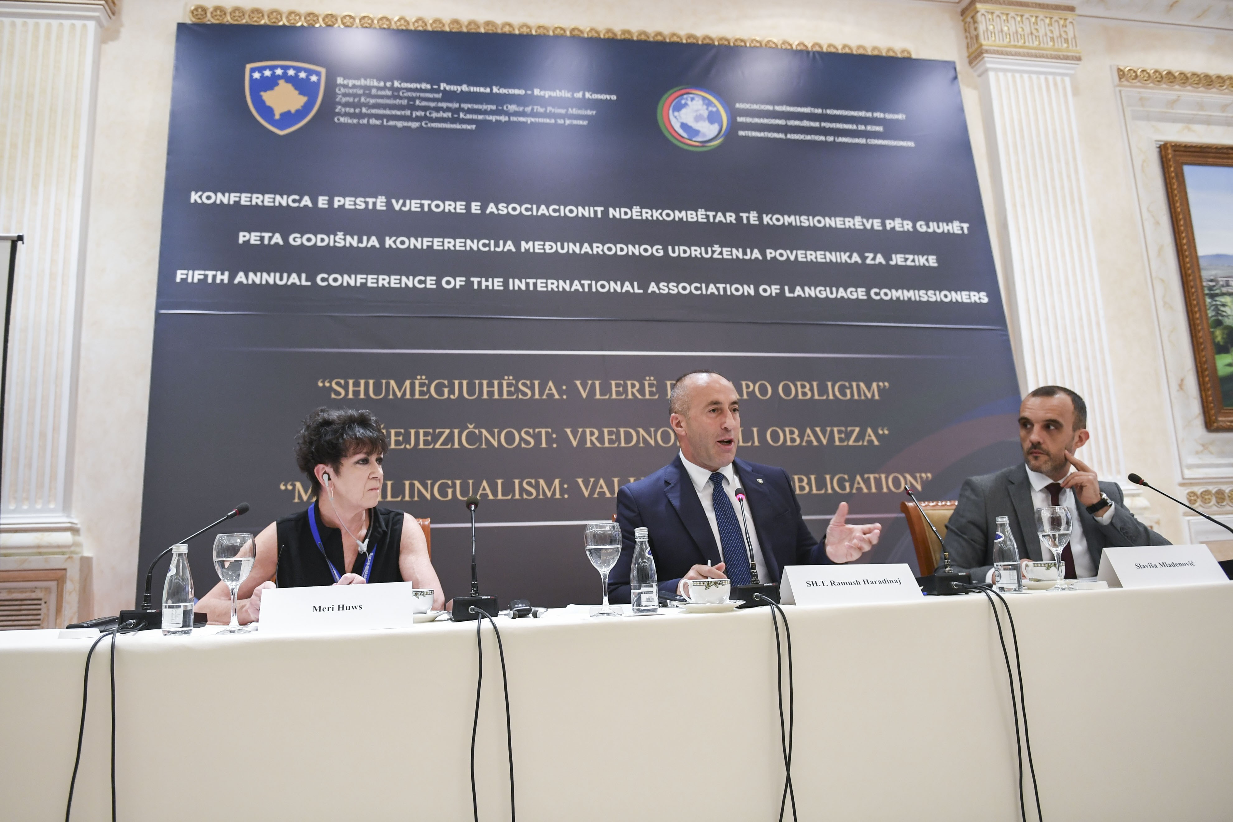 Qeveria e përkushtuar për respektimin e gjuhëve zyrtare