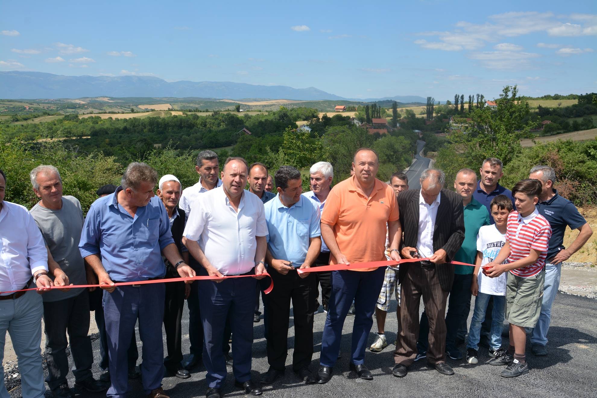 Asfaltohet rruga në lagjen Bakaja të Shtupelit