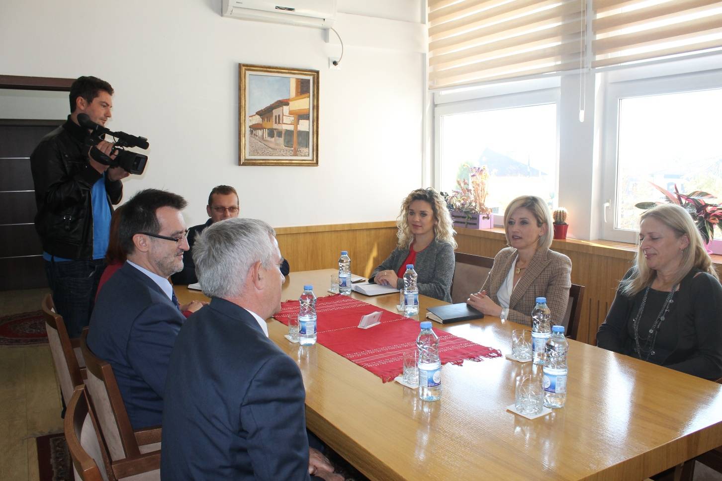 Ministri Agani dhe Ambasadori Minxhozi vizitojnë Gjakovën