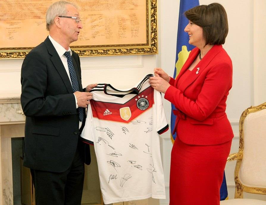 Rainer Milkorei dekorohet me titullin Ambasador Nderi i Kosovës