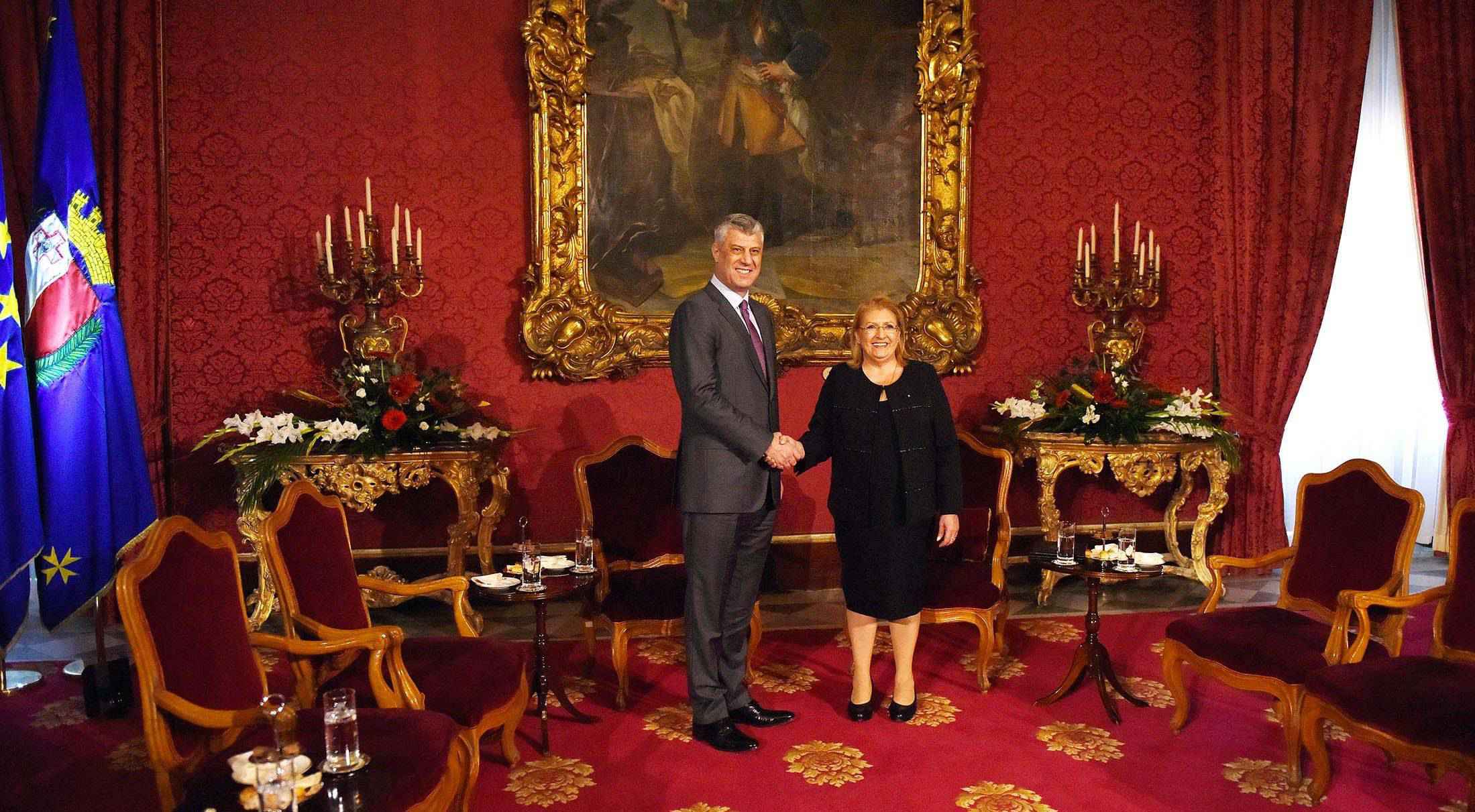 Presidenti Thaçi pritet me nderime të larta në Maltë