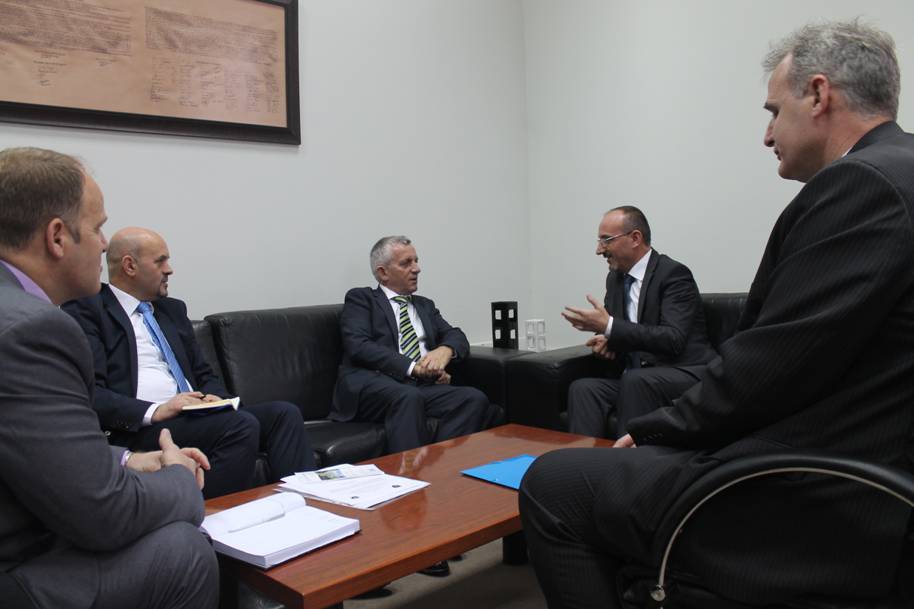 Ministri Rrahmani do të vizitojë Shqipërinë javën tjetër 