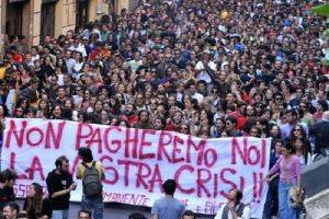 Protestojnë mësuesit dhe nxënësit në Itali
