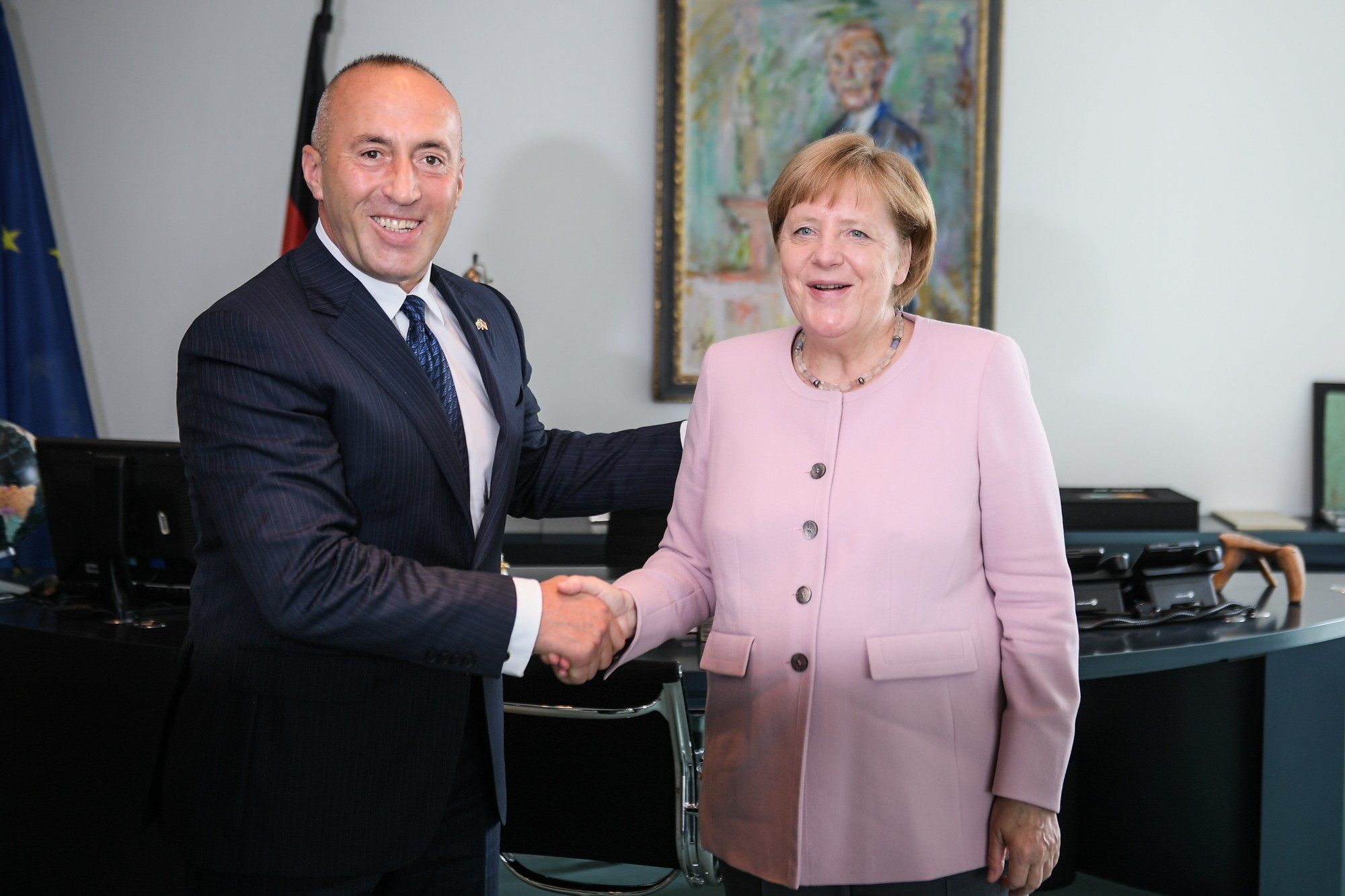 Merkel mbështetetë Kosovën në rrugën e saj euroatlantike