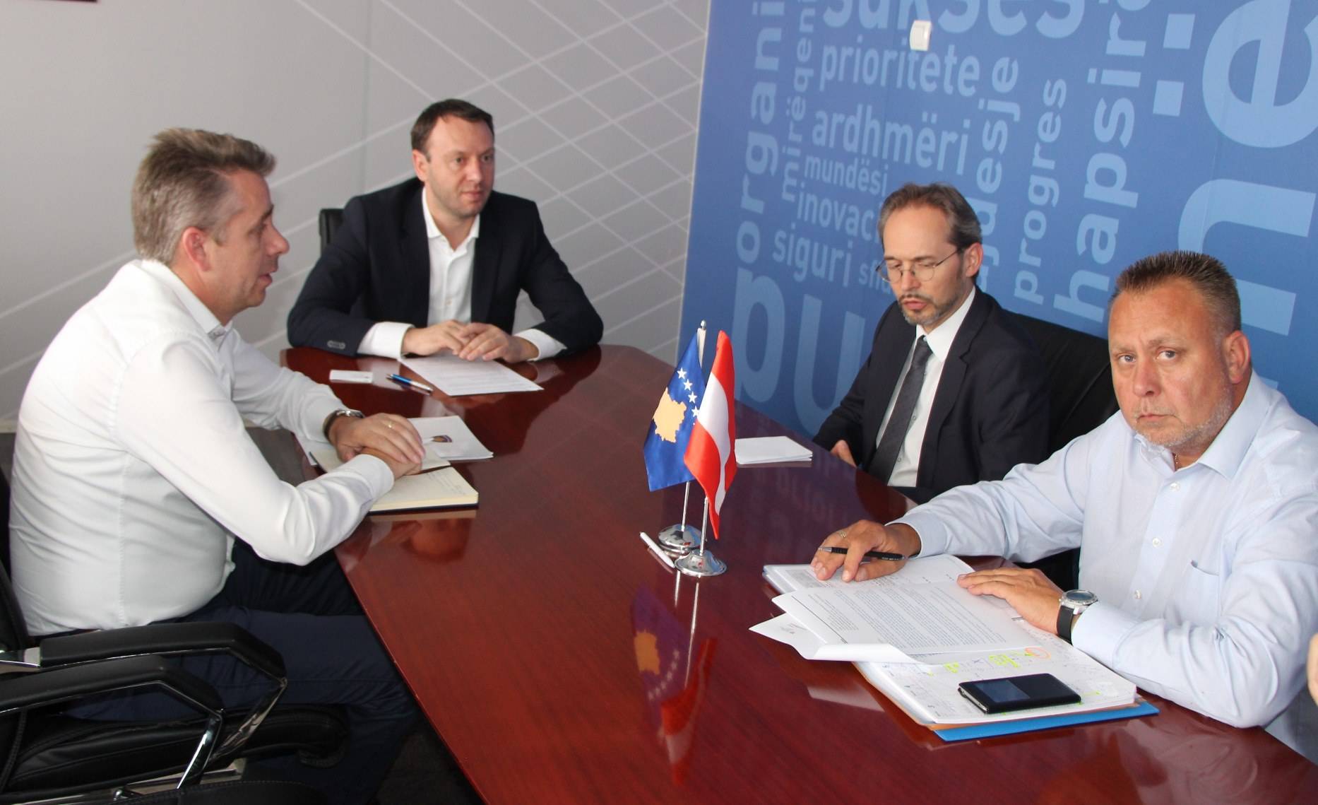 Abrashi inicon marrëveshjen për sigurime sociale me Austrinë