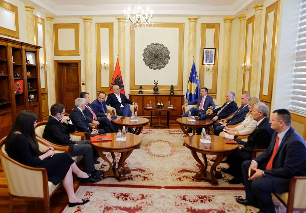 Marrëdhëniet mes Kosovës dhe Shqipërisë model për shtetet e tjera