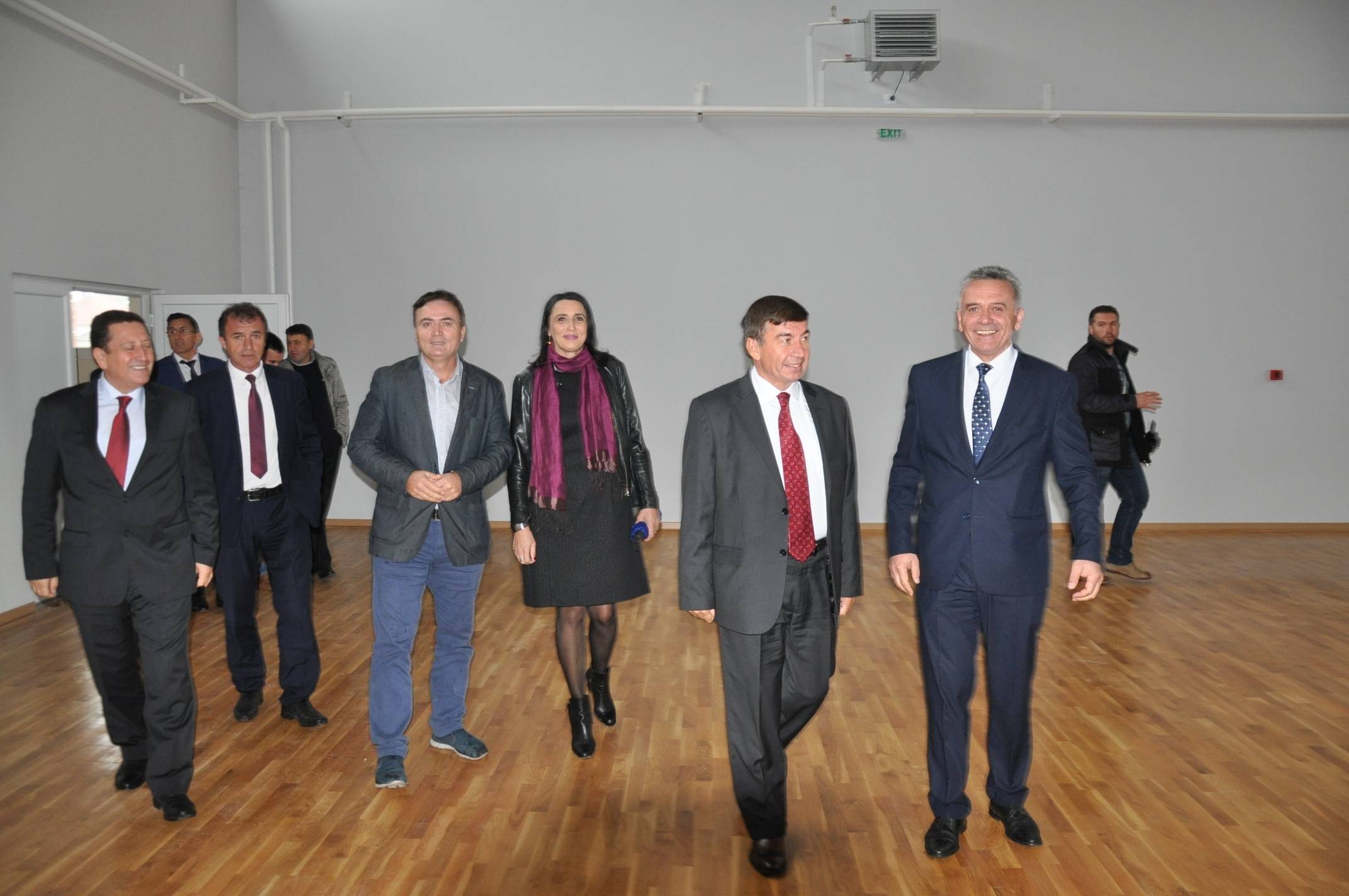 Përurohet shkolla e fillore dhe e mesme e ulët në fshatin Isniq