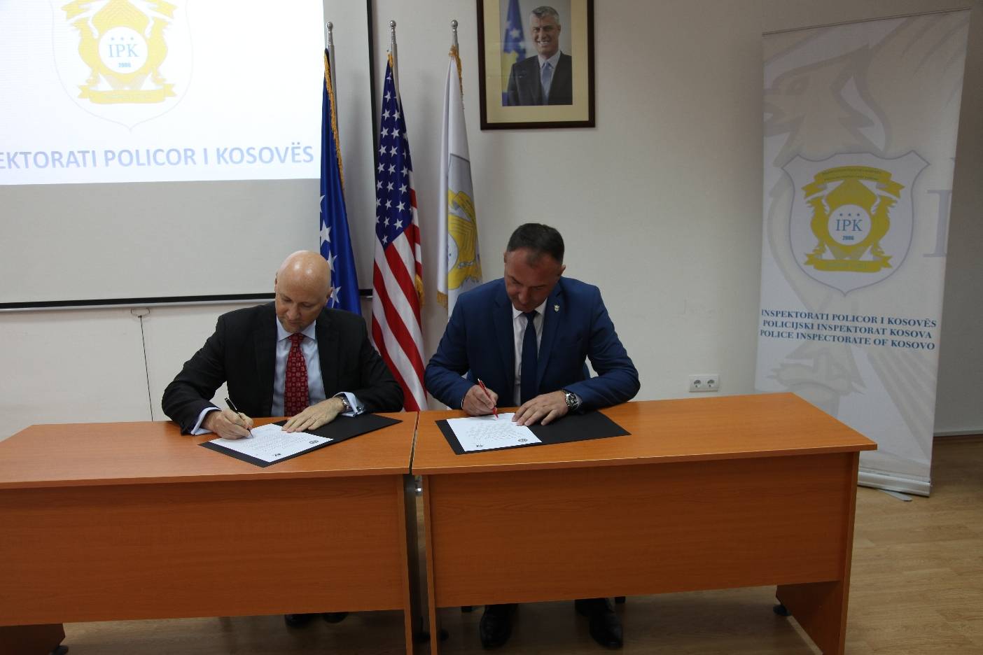 SHBA dhuroi donacion pajisje për IPK-në