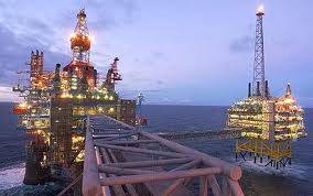 Prodhimi i naftës në Arabinë Saudite bie për 50 për qind 