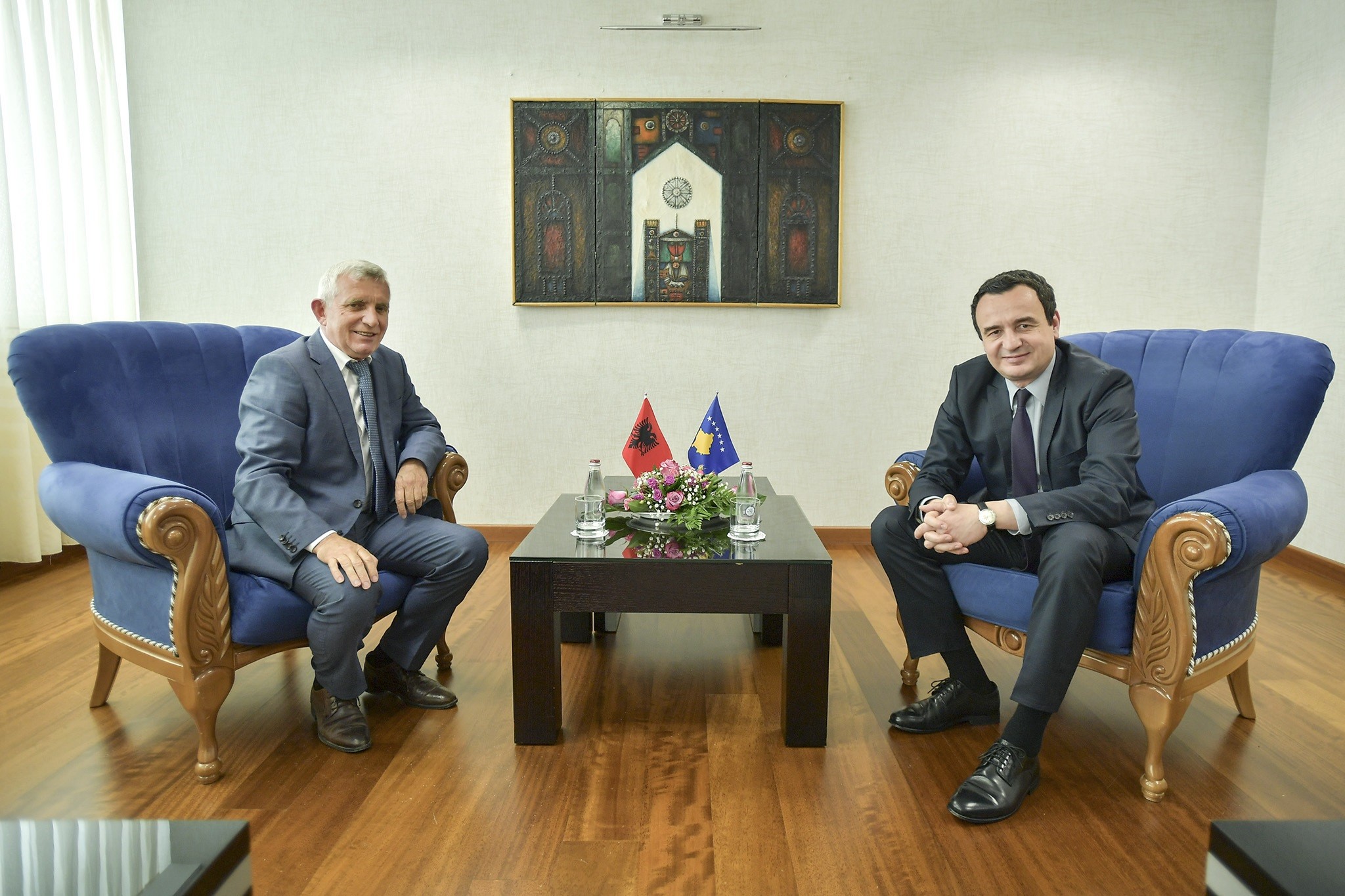 Kurti e Minxhozi diskutojnë për bashkëpunimin ndërmjet Shqipërisë e Kosovës