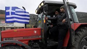 Fermerët grekë protestojnë në Athinë kundër rritjes së taksave