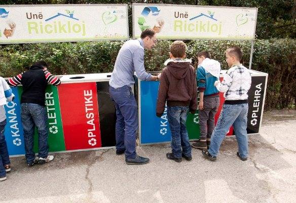 Nis procesi i ndarjes së mbeturinave në shkollat e Prishtinës