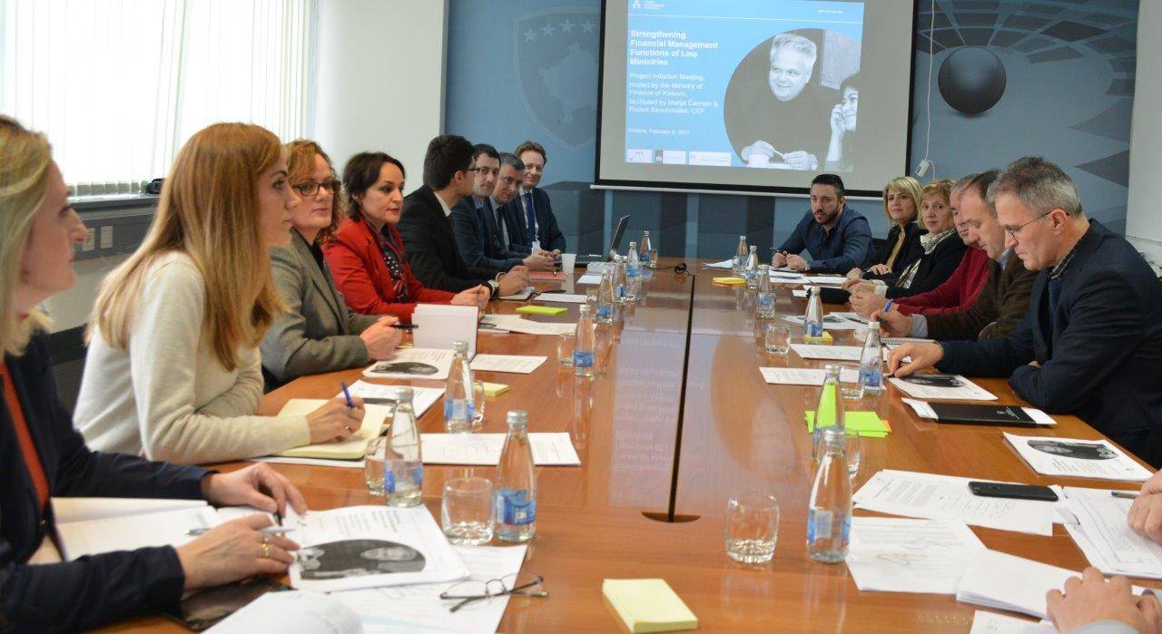 Nisin trajnimet e menaxhimit financiar për zyrtarët publik të Kosovës