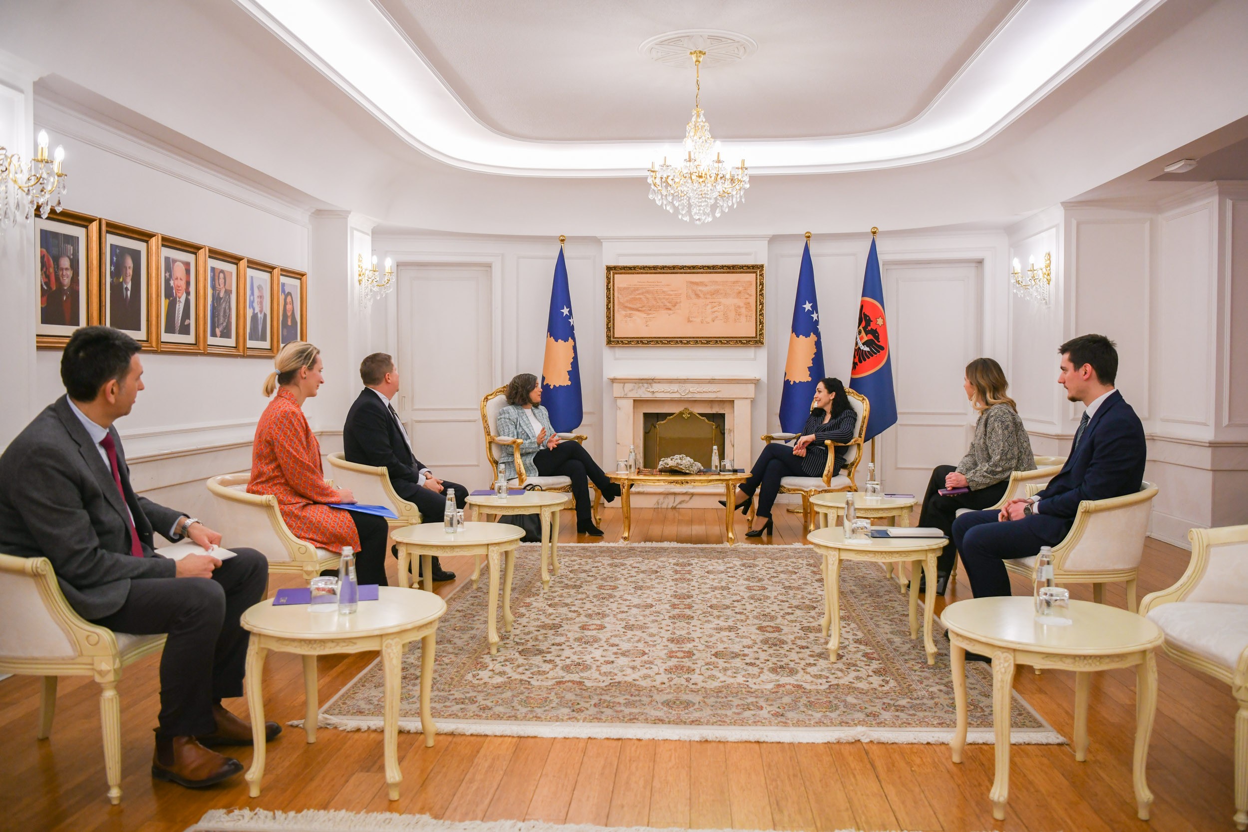 Presidentja Osmani priti në takim ambasadorin Szunyog