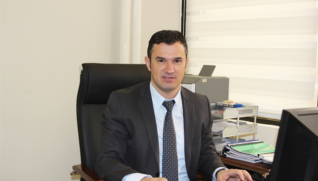 Hoxha: Paguani faturat në Postën e Kosovës