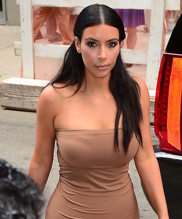 Kim Kardashian e mbron bashkëshortin e saj
