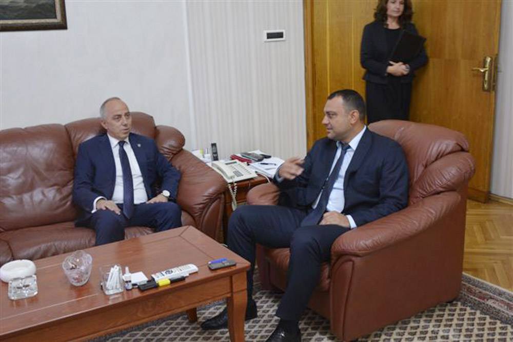 Kosova e Bullgaria nënshkruajnë marrëveshjen e transportit rrugor