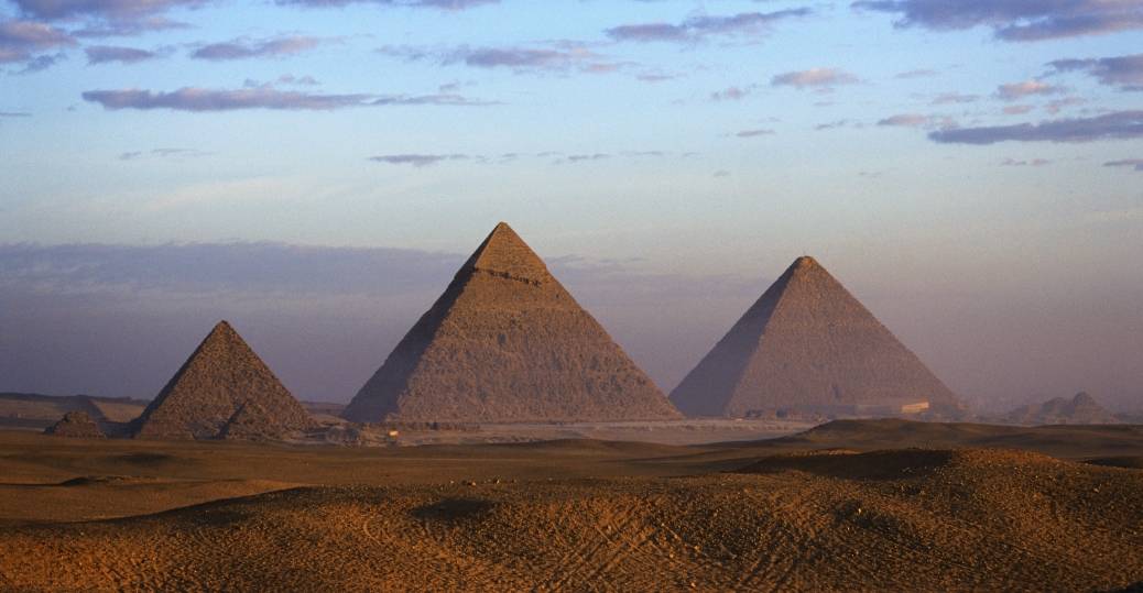 Përgjysmohet numri i turistëve që vizitojnë Egjiptin