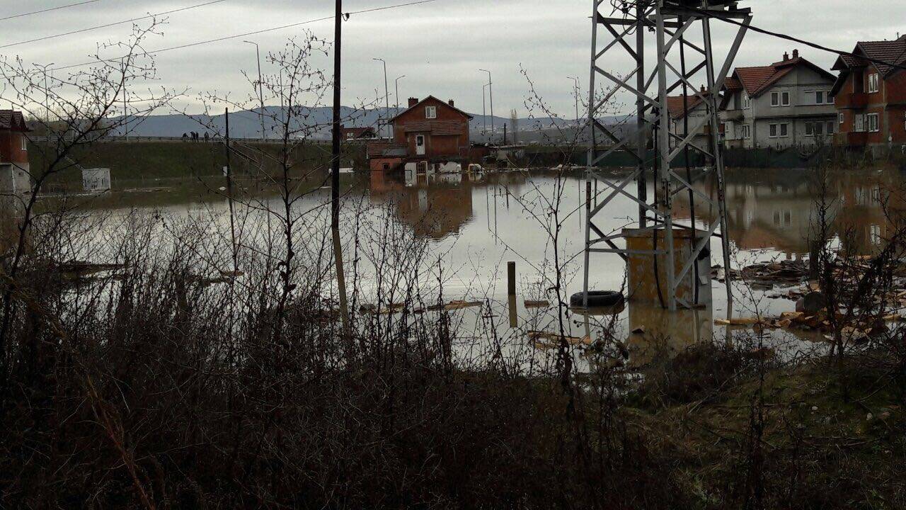 Moti i keq shkakton shumë prishje në rrejtin energjetik