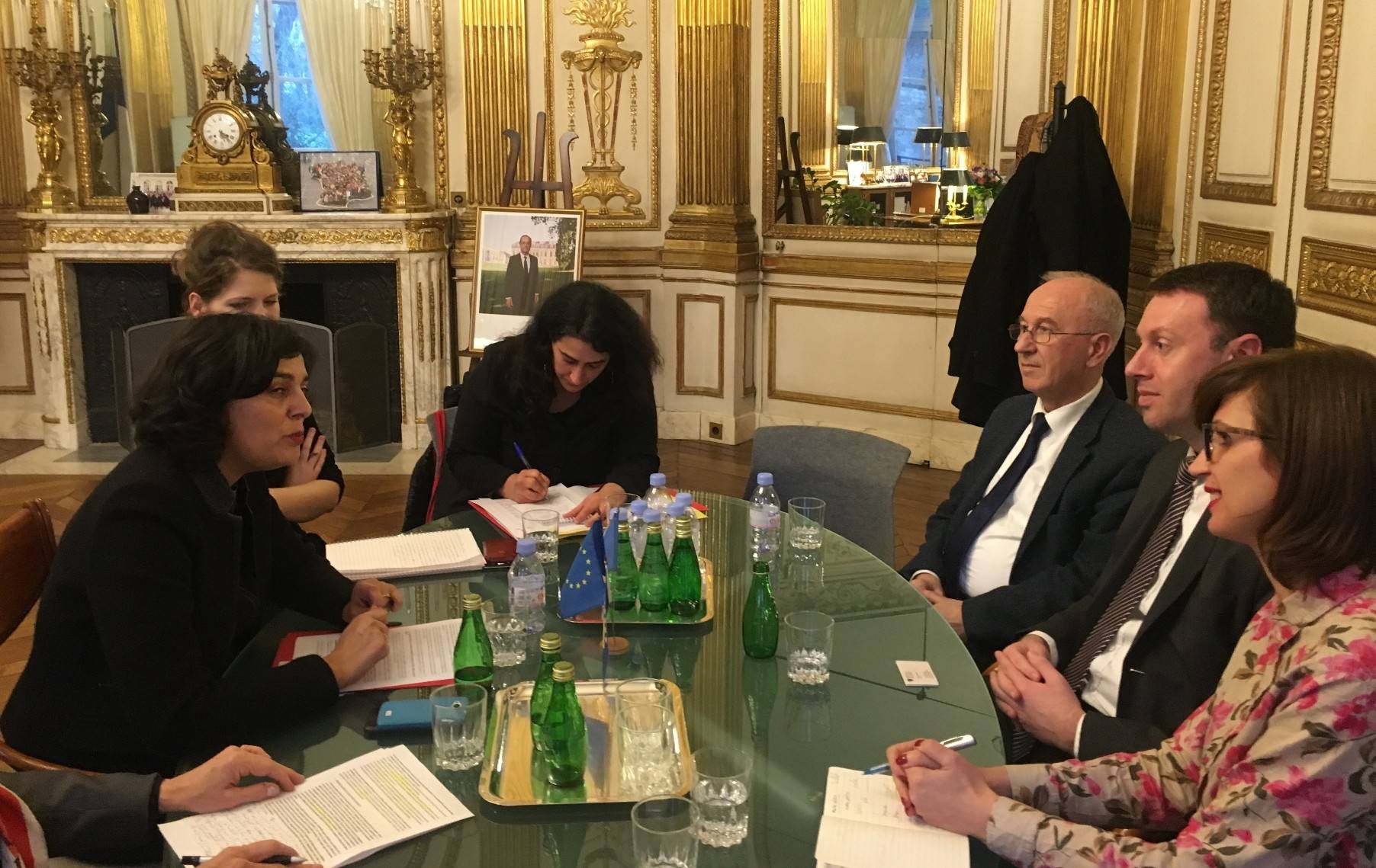 Ministri Abrashi po qëndron për një  vizitë zyrtare në Francë 