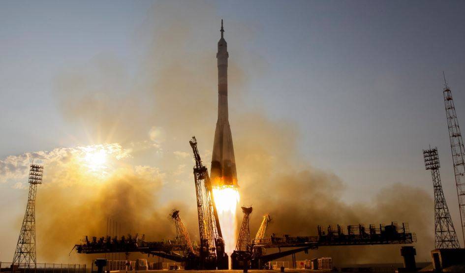Një kapsulë Soyuz mbërrin në Stacionin e Hapësirës 