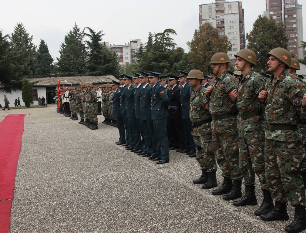 Diplomojnë kadetë të FSK-së nga komuniteti serb dhe boshnjak