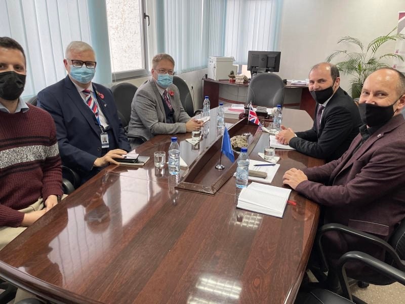 Ambasadori Abbott rikonfirmon vazhdimin e mbështetjes ndaj ATK-së