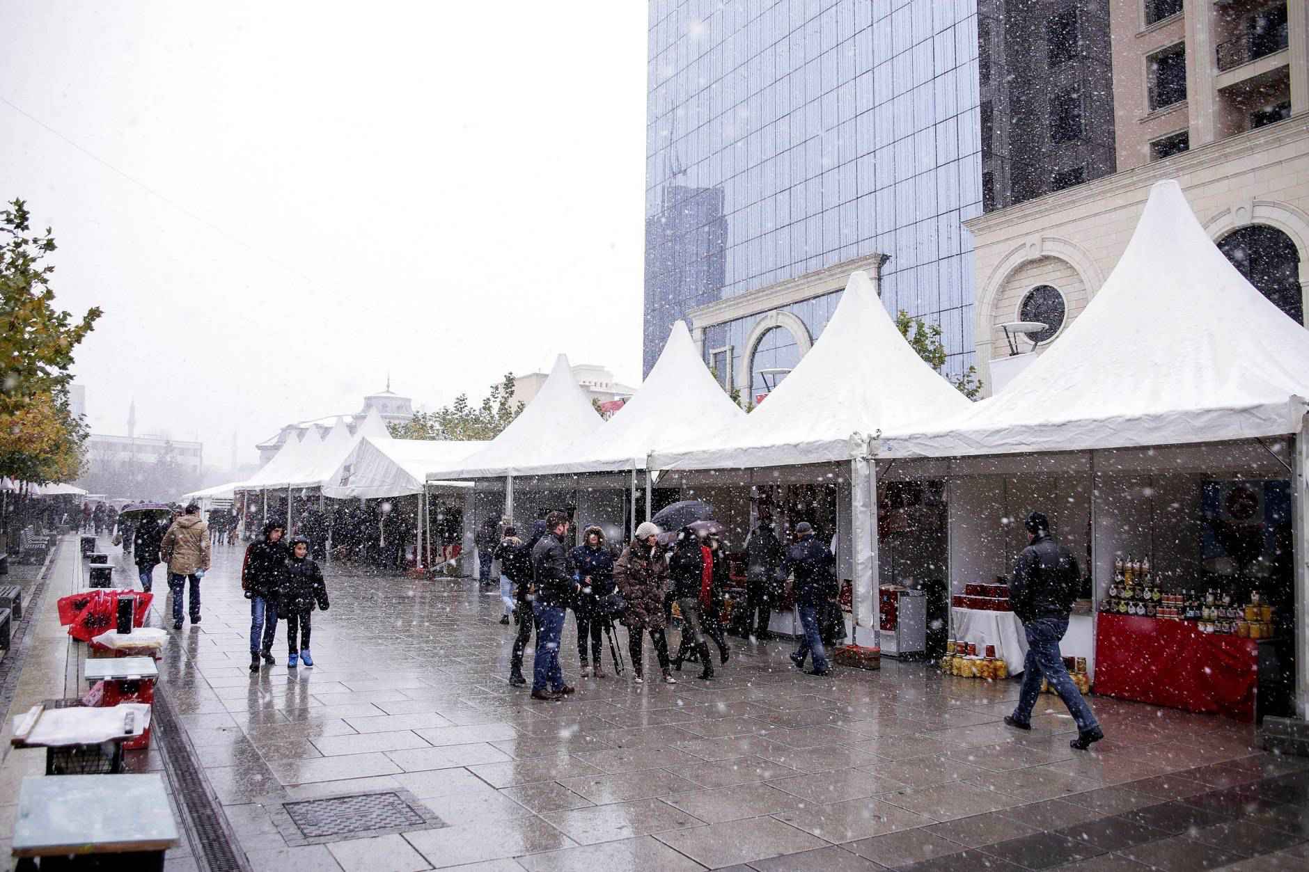 Hapet panairi dimëror