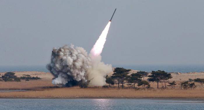Koreja e Veriut lëshon 3 raketa të tjera balistike me rreze të shkurtër