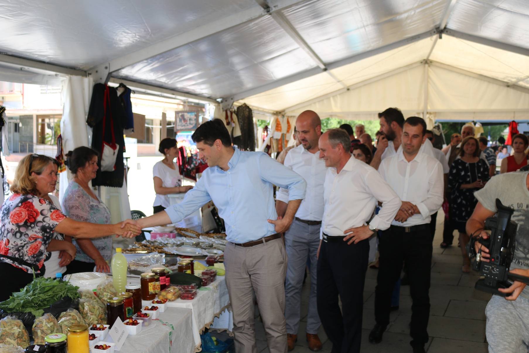 Hapet panairi i veshjeve tradicionale 