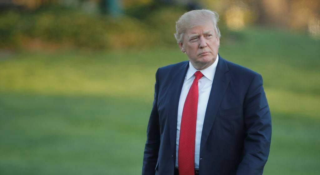 Bie mbështetja për presidentin Trump
