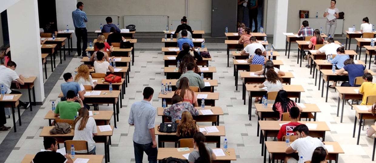 Mbi 23 mijë maturantë i janë nënshtruar sot Provimit të Maturës