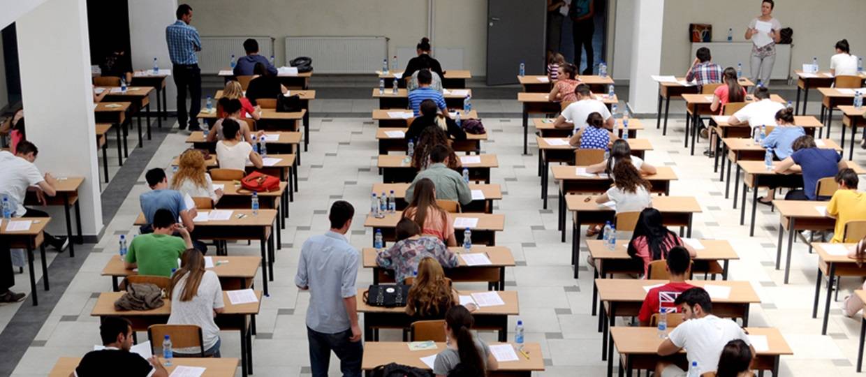 Mbi 23 mijë maturantë i janë nënshtruar sot Provimit të Maturës  