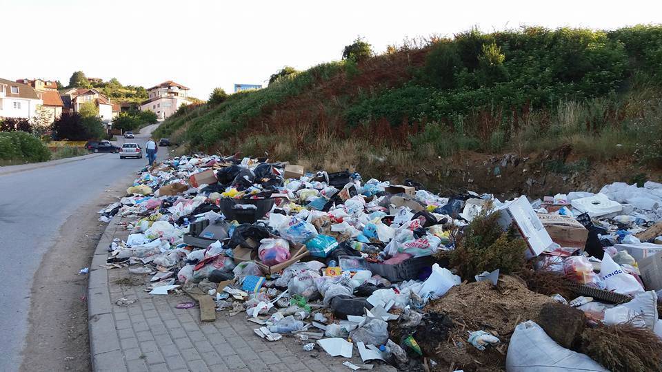 Vazhdon aksioni i pastrimit në Prishtinë 