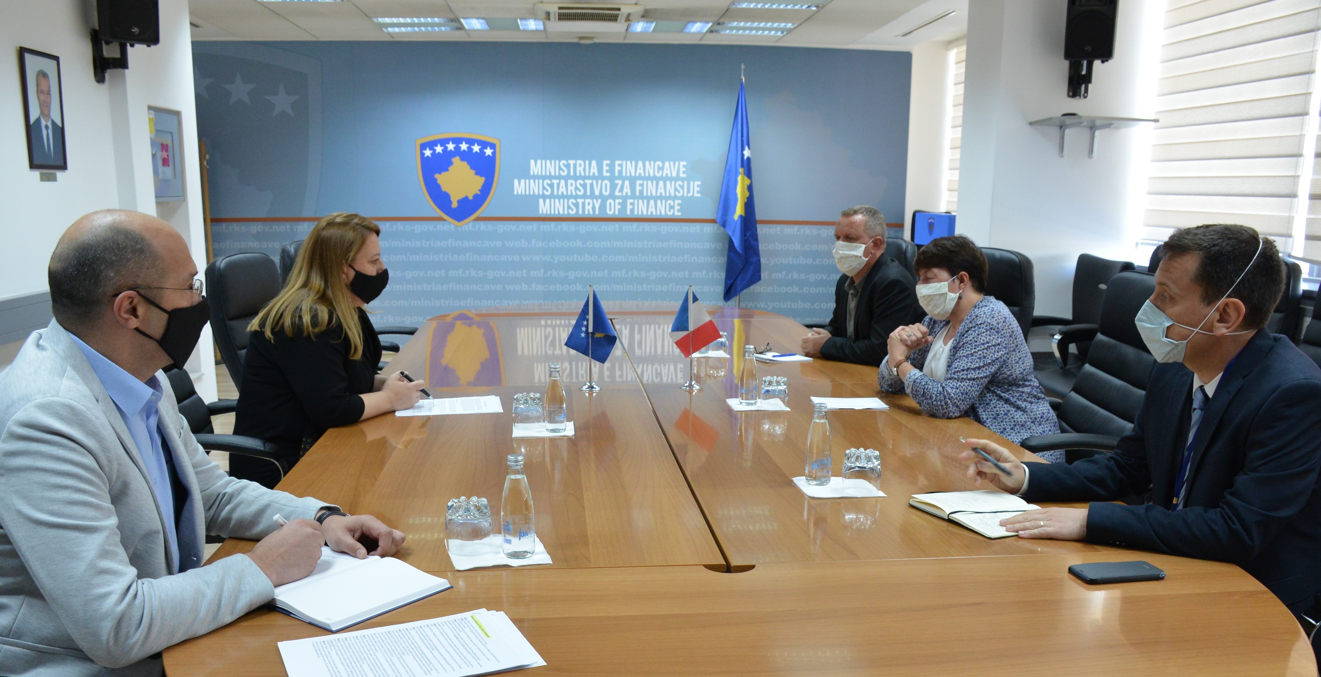 Minstrja e Financave priti në takim ambasadoren e Francës në Kosovë