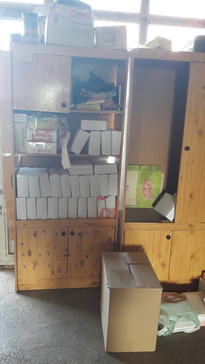 Dogana zbulon një mini puntori ilegale për përpunim të duhanit