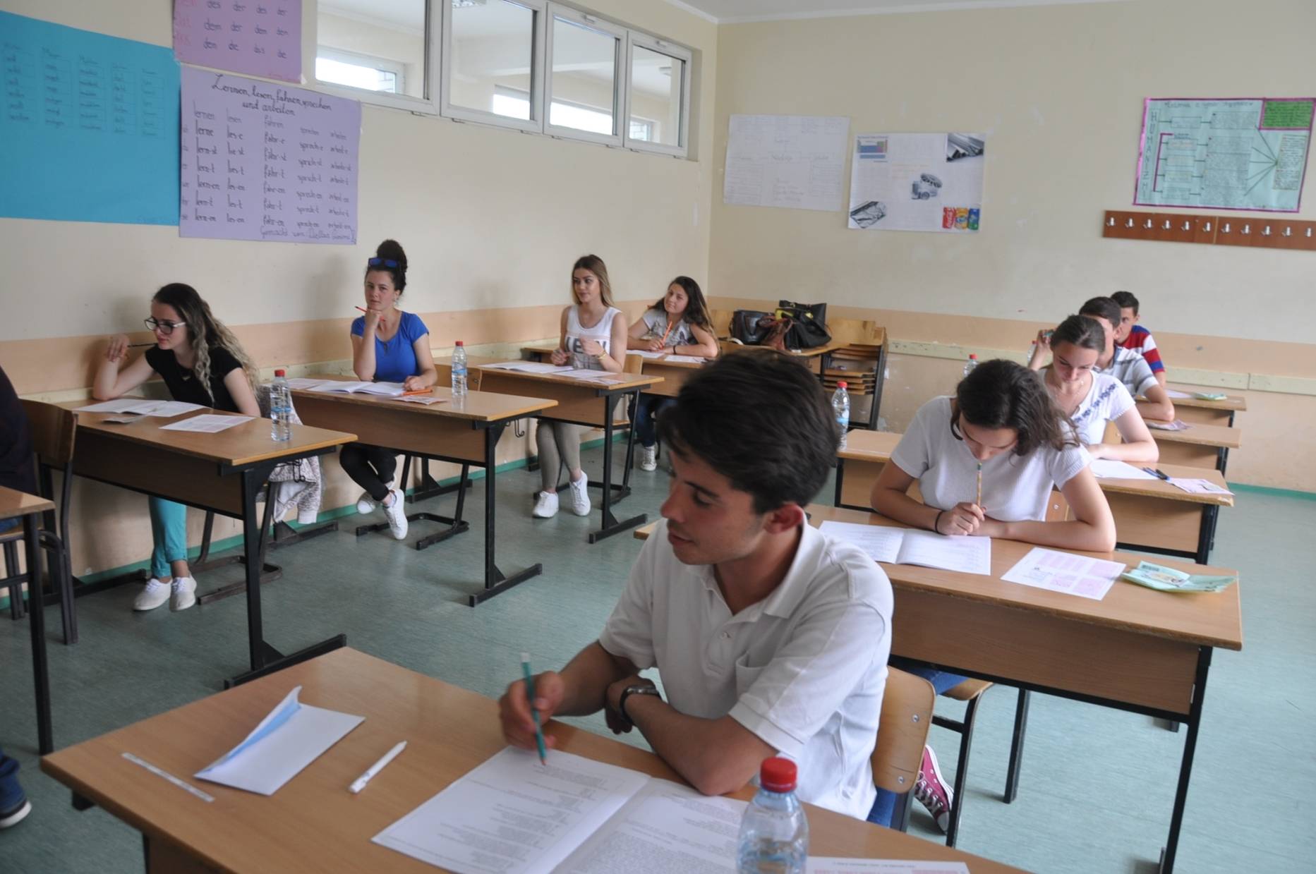 Komiteti i Arsimit kërkon reformë të thellë në testin e maturës 